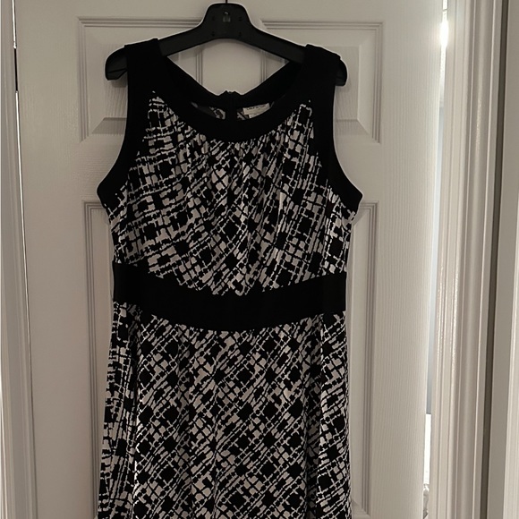 Laura Plus black and white dress - Picture 2 of 9